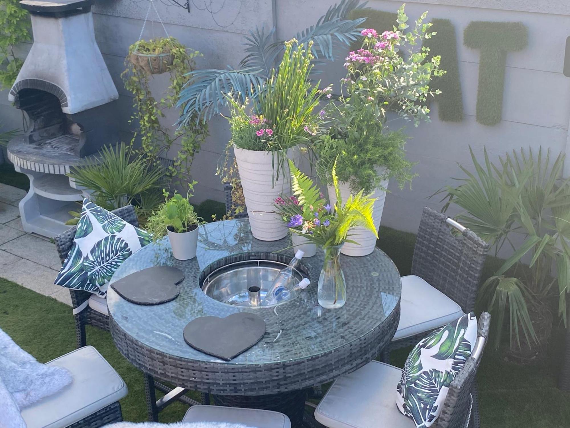 Mini Love Island Style Guest House Includes Personal Hot 24 Hour Swimming Pool, Outdoor Bathtub, Heated Dining Dome And Fire Pit, All This Is Secretly Located In The Busy Suburbs Of نوتينغهام المظهر الخارجي الصورة