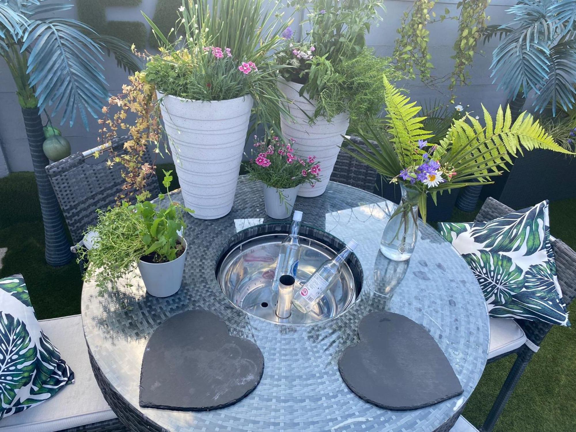 Mini Love Island Style Guest House Includes Personal Hot 24 Hour Swimming Pool, Outdoor Bathtub, Heated Dining Dome And Fire Pit, All This Is Secretly Located In The Busy Suburbs Of نوتينغهام المظهر الخارجي الصورة